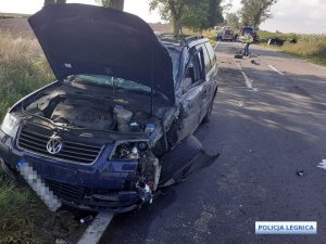 Na zdjęciu widać pojazd uszkodzony w zdarzeniu drogowym