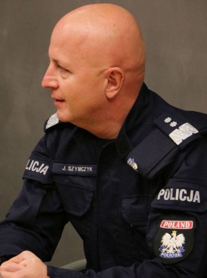 Komendant Główny Policji w mundurze