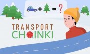 Infografika będąca rysunkiem z drogą, drzewami oraz postacią w zimowej czapce, a także napisem transport choinki