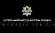 gwiazda policyjna, na czarnym tle napis komenda wojewódzka w gdańsku, pod spodem pomorska policja