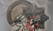 fragment baneru z logiem 90-lecia lotnictwa policji