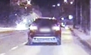 screen z videorejestratora, na którym widać jadący samochód