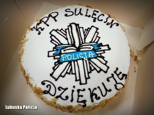 tort z napisem policja