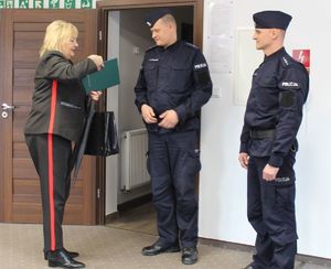 Starosta Inowrocławia składa gratulacje policjantom