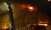 akcja gaśnicza płonącego budynku