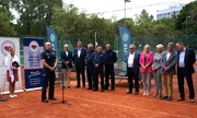 uczestnicy turnieju tenisa ziemnego podczas ceremonii otwarcia