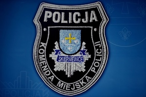 Emblemat z napisem Komenda Miejska Policji w Skierniewicach