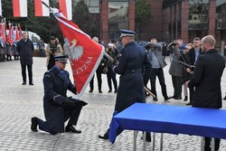 Nadanie i wręczenie sztandaru KMP w Jaworznie oraz odsłonięcie obelisku z tablicą poświęconą „Pamięci Funkcjonariuszy 7. Kompanii Rezerwy Policji Państwowej”