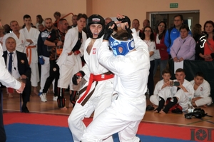 zawodnik podczas walk karate