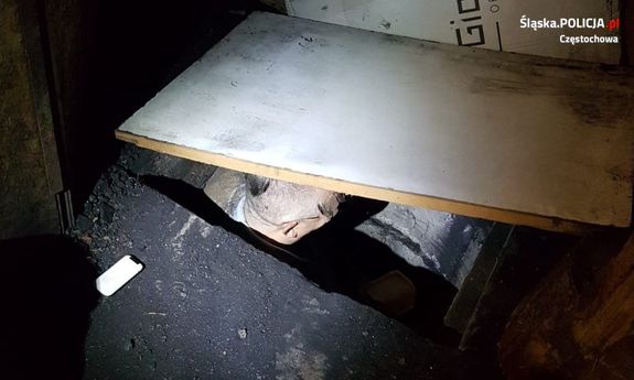 Zatrzymany, który ukrył się w pojemniku na węgiel