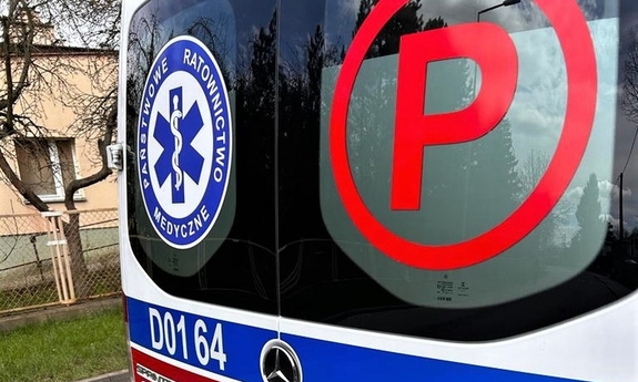 samochód karetki pogotowia