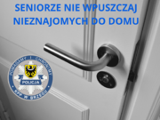 Klamka w drzwiach a na zdjęcie naniesiony napis:  Seniorze, nie wpuszczaj nieznajomych do domu