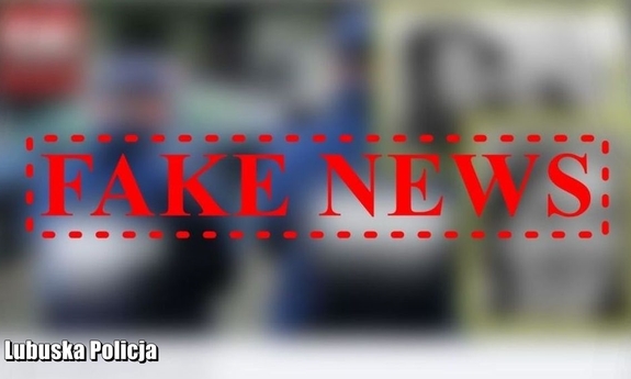 Zrzut ekranu z serwisu społecznościowego z napisem FAKE NEWS