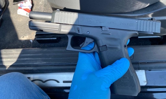 zabezpieczona broń Glock 17