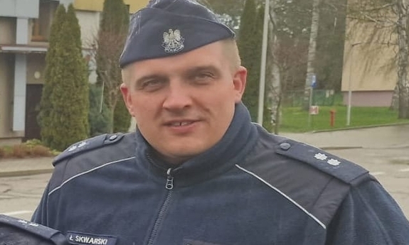 umundurowany policjant