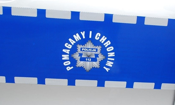 logo pomagamy i chronimy na drzwiach radiowozu