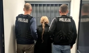 Poszukiwana czerwoną notą INTERPOLU za handel ludźmi prowadzona przez policjantów