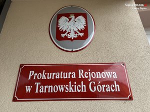 Godło Polski oraz napis Prokuratura Rejonowa w Tarnowskich Górach