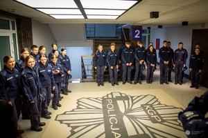 uczniowie klasy policyjnej z wizyta w KGP