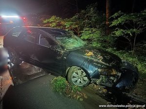 Uszkodzony pojazd po zdarzeniu drogowym
