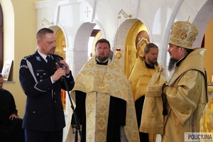 Komendant Główny Policji wraz z duchownymi