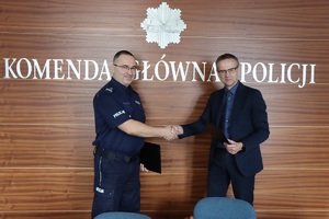 insp. Przemysław Więcław - Dyrektor Biura Łączności i Informatyki Komendy Głównej Policji oraz Przemysław Kania - Dyrektor Generalny Cisco w Polsce.