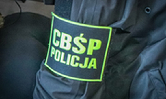 opaska z napisem CBŚP Policja