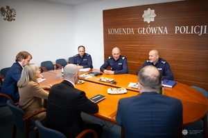 Amerykańska delegacja podczas spotkania w Komendzie Głównej Policji z  I Zastępcą Komendanta Głównego Policji nadinsp. Romanem Kusterem.