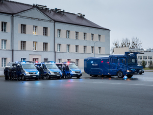 Ćwiczenia funkcjonariuszy Oddziału Prewencji Policji w Warszawie.