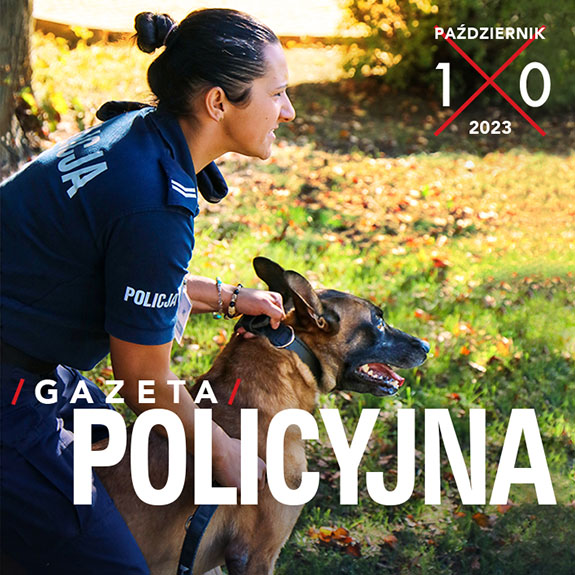Fragment okładki październikowego numeru Gazety Policyjnej przedstawiający policjantkę z psem.