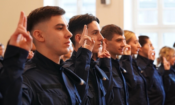 Policjanci podczas ślubowania.