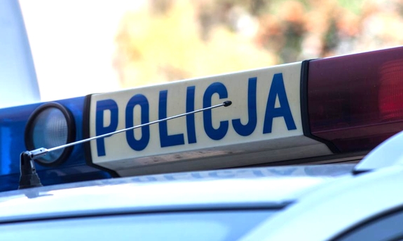 Sygnalizator na radiowozie z napisem Policja.