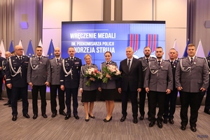 Policjanci podczas uroczystości wręczenia medali im. Andrzeja Struja.