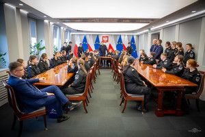 wizyta uczniów w komendzie głównej policji.