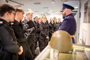 wizyta uczniów w komendzie głównej policji.