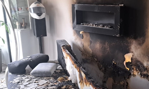 Na zdjęciu wnętrze spalonego mieszkania.