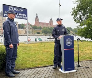Komendant Główny Policji nadinsp. Marek Boroń oraz Komendant Wojewódzki Policji w Szczecinie insp. Szymon Sędzik.