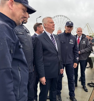 Minister Spraw Wewnętrznych i Administracji Tomasz Siemoniak, Komendant Główny Policji nadinsp. Marek Boroń oraz Komendant Wojewódzki Policji w Szczecinie insp. Szymon Sędzik.