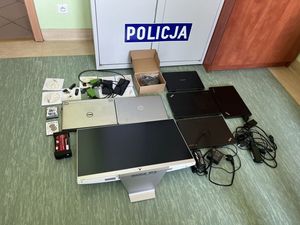 Zabezpieczony sprzęt elektroniczny.