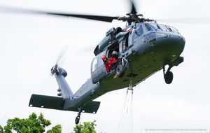 śmigłowiec S-70i Black Hawk z Zarządu Lotnictwa Policji Głównego Sztabu Policji Komendy Głównej Policji .