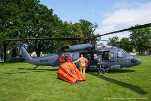 śmigłowiec S-70i Black Hawk z Zarządu Lotnictwa Policji Głównego Sztabu Policji Komendy Głównej Policji .