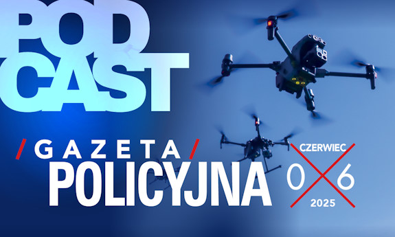 Okładka czerwcowego numeru Gazety Policyjnej przedstawiająca kilka dronów w trakcie lotu.