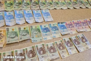 Podrobione banknoty.