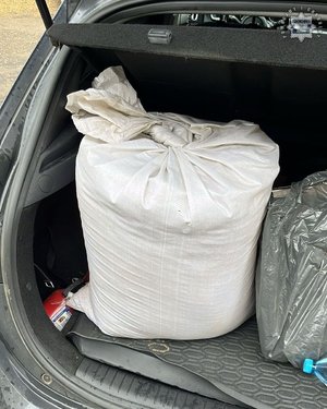 zabezpieczona krajanka w workach i kartonach.