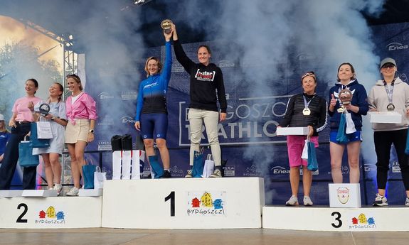 Zwycięzcy na podium.