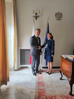 Podinsp. Aleksandra Borucka i Kierownik placówki Ryszard Schnepf, chargé d&#039;affaires a.i. w Republice Włoskiej i Republice San Marino.