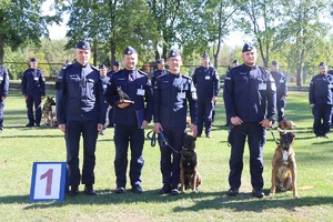 Policjanci z psami podczas Mistrzostw.