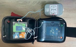 Defibrylator AED.