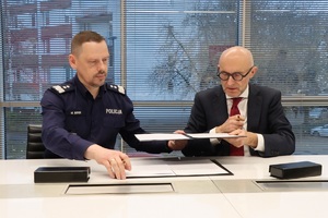 Uczestnicy uroczystego podpisania porozumienia.