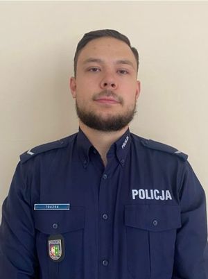 policjant w mundurze